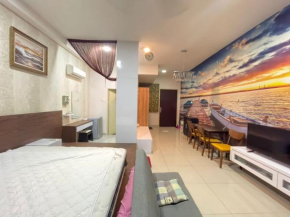 JY SWEET HOMESTAY MOUNT AUSTIN PALAZIO STUDIO SWIMMING POOL ViEW